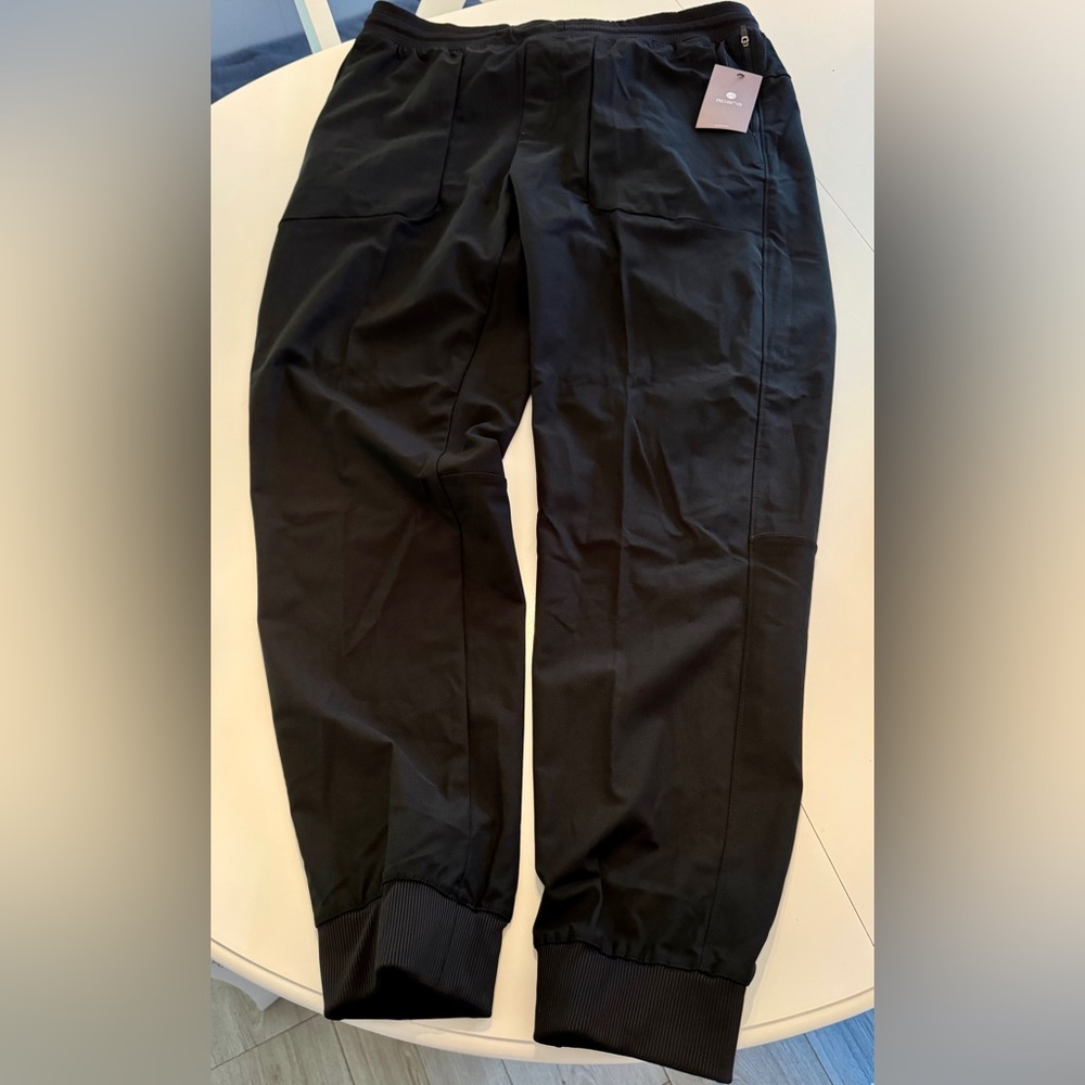 Apana jogger size L black NWT